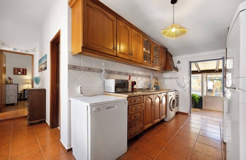 Fonte do Bispo Villa | Country House 'Marine House' with Mountain View, Wi-Fi and Air Conditioning