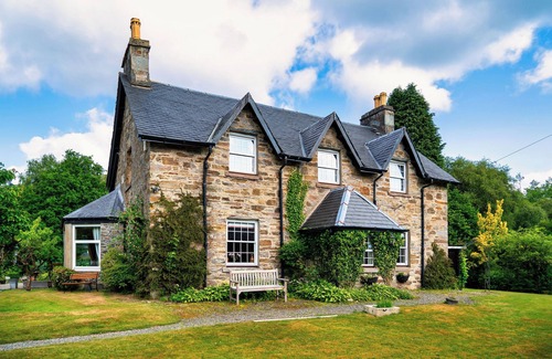 Lochearnhead House | Country house near Loch Earn, in Loch Lomond & The Trossachs National Park