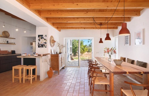 Fonte do Bispo Villa | Country House 'Outbase Explorers' with Shared Pool, Shared Garden and Wi-Fi