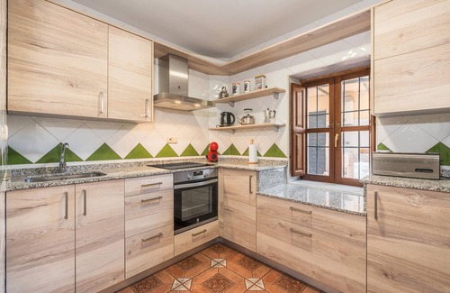 Barrio de la Vega House | Country House 'Roque' with Mountain View, Wi-Fi and Air Conditioning