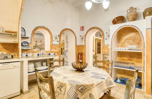 Monovar House | Country House 'Señores' with Mountain Views, Private Pool and Wi-Fi