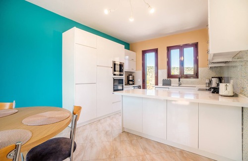 Psinthos Villa | Country House ‘Sky Hills’ with Panoramic Sea Views, Wi-Fi, and Air Conditioning