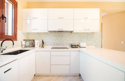 Psinthos Villa | Country House ‘Sky Hills’ with Panoramic Sea Views, Wi-Fi, and Air Conditioning