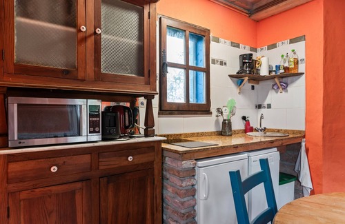 Villaviciosa House | Country House 'Suite Alfar' with Private Terrace, Private Garden and Wi-Fi