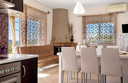 Paleros Villa | Country House 'Villa Ermina Paleros' with Wi-Fi and Air Conditioning