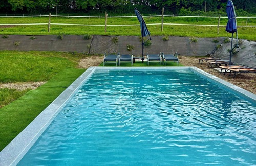 Mongauzy House | Country house with swimming pool, set in 5ha of land, absolute peace and quiet. Pets allowed.