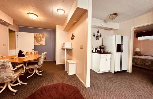 Bison House | Country Inn Motel - Charming 11 room motel with AC, WiFi located in Bison, SD.