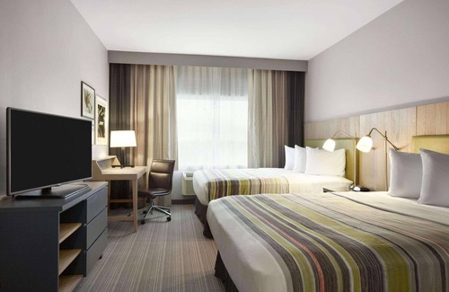 Schofield Hotel | Country Inn & Suites by Radisson, Wausau, WI