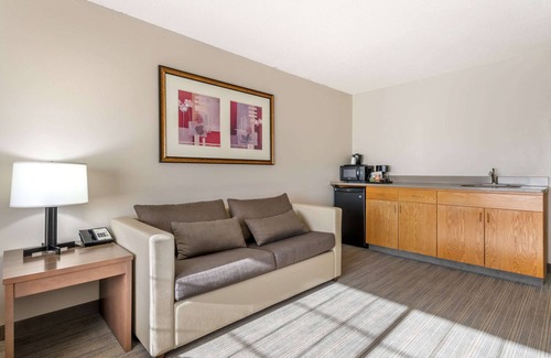 Watertown Hotel | Country Inn & Suites by Radisson, Watertown, SD