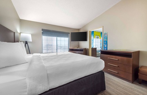 Watertown Hotel | Country Inn & Suites by Radisson, Watertown, SD