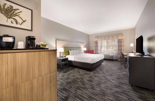 Freeport Hotel | Country Inn & Suites by Radisson, Freeport, IL