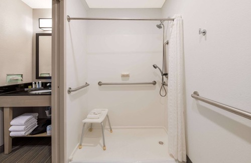 Wichita Hotel | Country Inn & Suites by Radisson, Wichita East, KS
