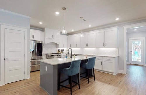 Wellborn House | Country peace and quiet just minutes from campus and Kyle Field,