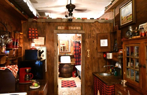 Glen Rose Cottage | Country Woods Inn