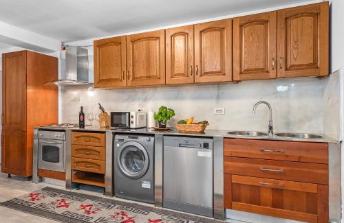 Figline e Incisa Valdarno Apartment | Countryside Home Figline with Pool & Gym - Happy Rentals