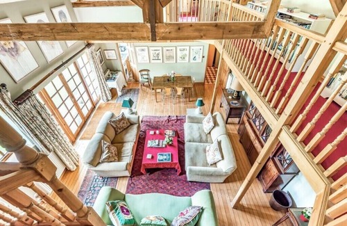 Chilworth House | Countryside retreat in Guildford, tranquil location, ideal for groups, sleeps 7!