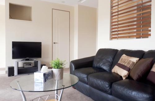 Sandford House | Couples Retreat with Mountain View Near Hobart