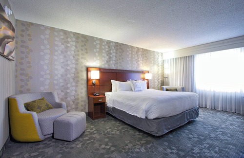 Farmview - Ramble Hotel | Courtyard by Marriott Blacksburg