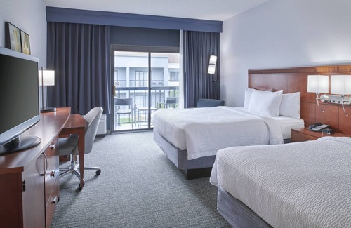 Troy Hotel | Courtyard by Marriott Detroit Troy