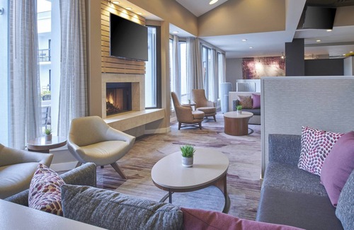 Troy Hotel | Courtyard by Marriott Detroit Troy