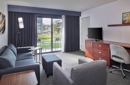Troy Hotel | Courtyard by Marriott Detroit Troy