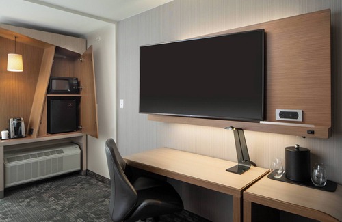 Milton Hotel | Courtyard by Marriott Lafayette South