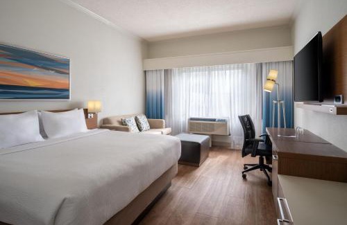Central Naples Hotel | Courtyard by Marriott - Naples