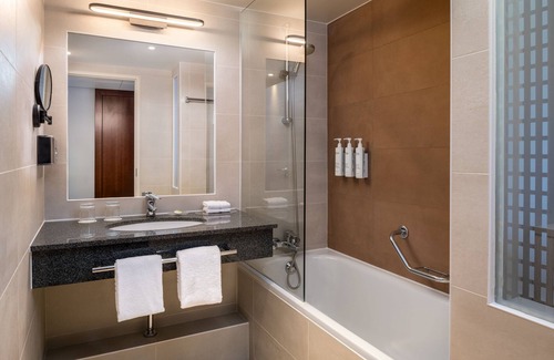 Petit-Colombes Hotel | Courtyard by Marriott Paris La Defense West - Colombes