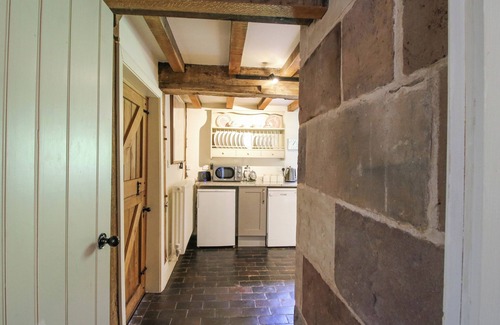 High Ercall Cottage | COURTYARD COTTAGE, family friendly, luxury holiday cottage in Meeson