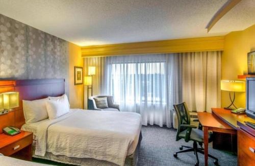 Greensboro Hotel | Courtyard Greensboro Airport