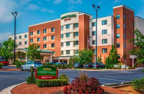 Greensboro Hotel | Courtyard Greensboro Airport