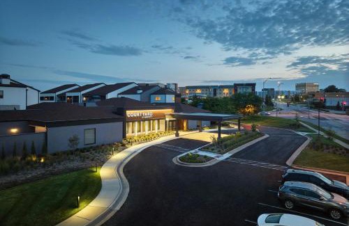 Maryland Heights Hotel | Courtyard St. Louis Westport Plaza