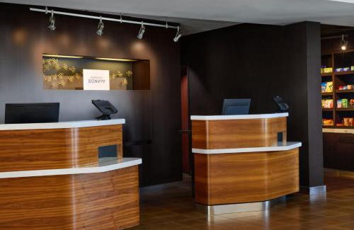 Maryland Heights Hotel | Courtyard St. Louis Westport Plaza