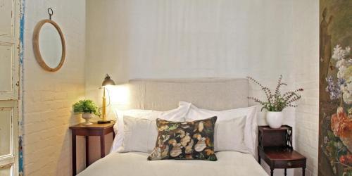 Stellenbosch Apartment | Courtyard Studio lights and wi fi during load shedding