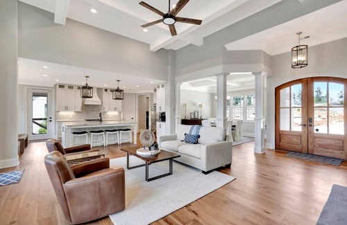 Six Mile House | Coveside Lane Getaway