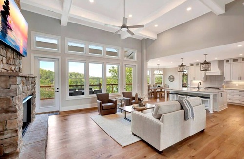 Six Mile House | Coveside Lane Getaway