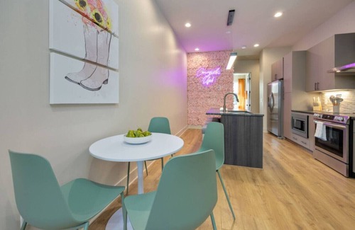 Radnor Apartment | Cowgirl Up! - 4BD/4.5BTH - Rooftop Views