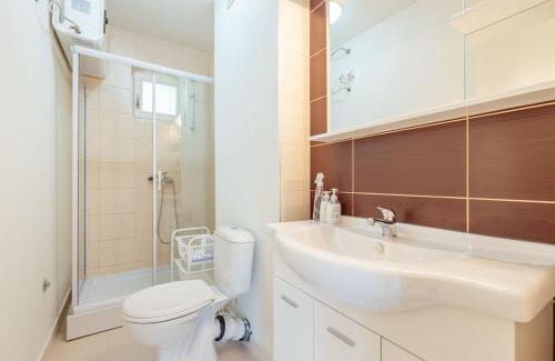 Risan Apartment | Cozy 1 bed apt with front row views of the sea