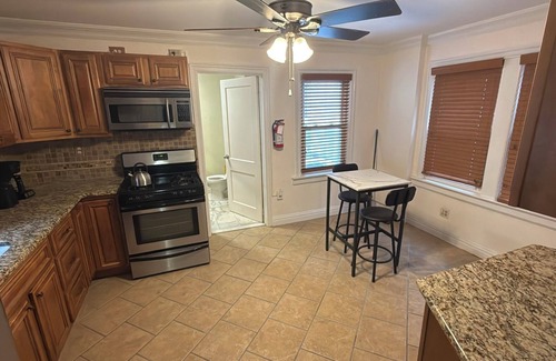 Ampere Apartment | Cozy 1-bedroom apartment in lovely Belleville with WiFi near NYC