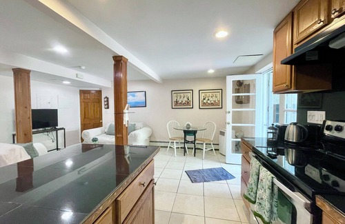 Upper Brookville Apartment | Cozy 1-bedroom apartment with AC, WiFi