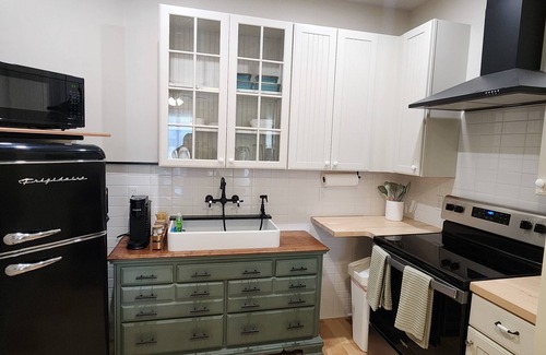 Newark Apartment | Cozy 1-bedroom apartment with WiFi, AC in enjoyable Newark