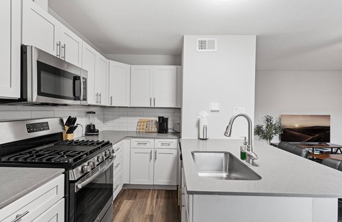 Highland Apartment | Cozy 1 Bedroom Apt in Highland Austin 7023