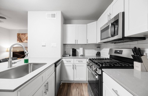 Highland Apartment | Cozy 1 Bedroom Apt in Highland Austin 9937