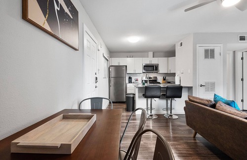 Highland Apartment | Cozy 1 Bedroom Apt in Highland Austin 3740