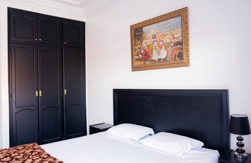Medina Hotel | Cozy 1-bedroom hotel with WiFi, AC in brilliant Marrakech