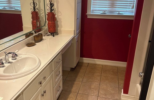 Port Neches House | Cozy 1-bedroom house with AC, WiFi in nice Port Neches