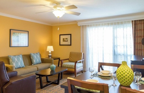 Carlsbad Village Resort | Cozy 1-bedroom resort with WiFi, AC in superb Carlsbad. Walk to clean beach.