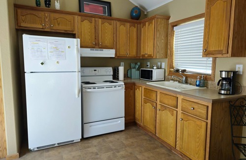 Cortez House | Cozy 1-BR Guest House near Mesa Verde Fast WiFi, A/C, Mountain Views