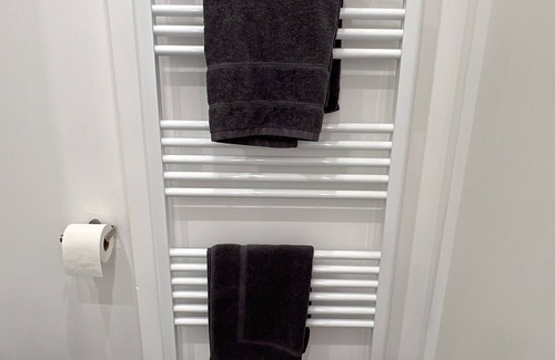 Bothfeld-Vahrenheide Apartment | Cozy 1-room studio with private entrance - right next to the forest.