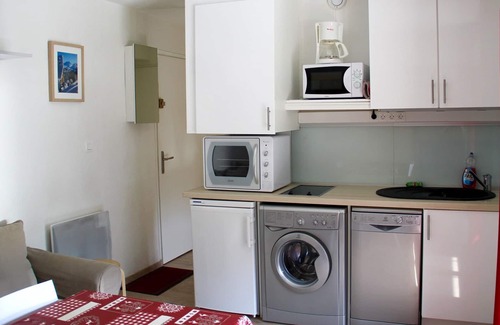 Valloire Apartment | Cozy 1BR Cabin, Sleeps 4, Central Valloire, Near Ski Lift, West-Facing Balcony